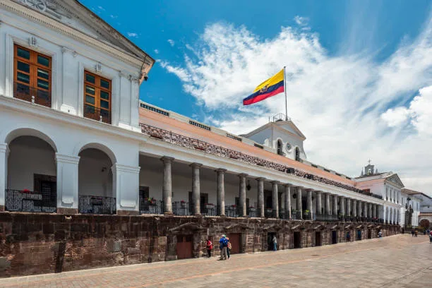 ECUADOR: Noboa redefine su equipo ministerial