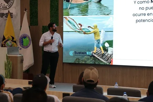 ECUADOR: Jornada técnica evalúa desafíos en laboratorios de larvas